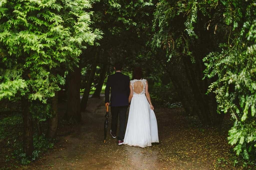 What To Include In Your Wedding Day Emergency Kit